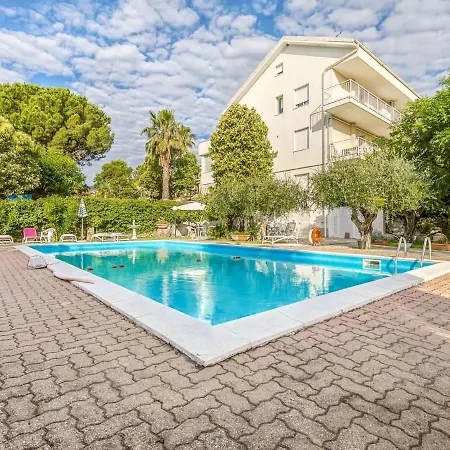 Apartment Refreshing In With Garden *