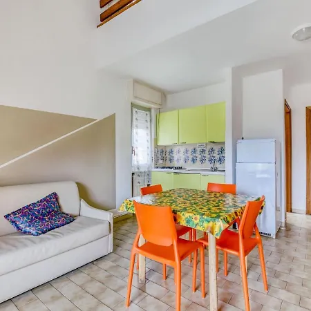 Refreshing In With Garden Apartment