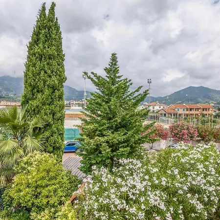 Refreshing In With Garden Apartment Loano