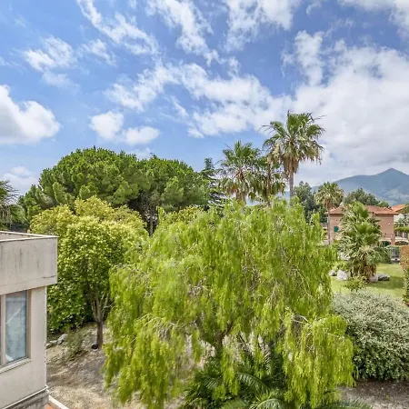 Refreshing In With Garden Apartment *
