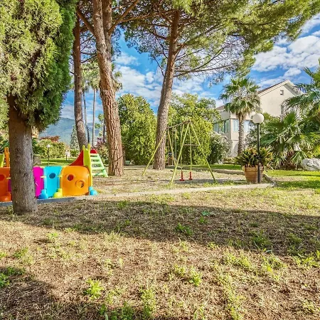 Apartment Refreshing In With Garden Loano